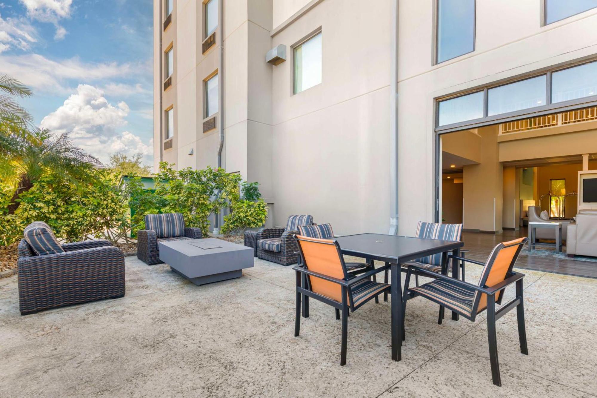 Magnolia Pointe; BW Signature Collection Fruitville ภายนอก รูปภาพ